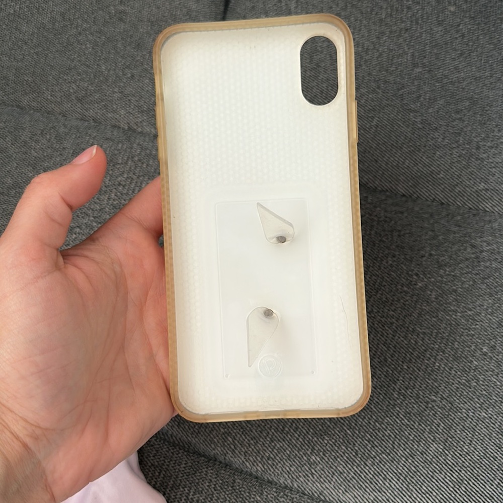 Loopy case - Picture 2 of 4